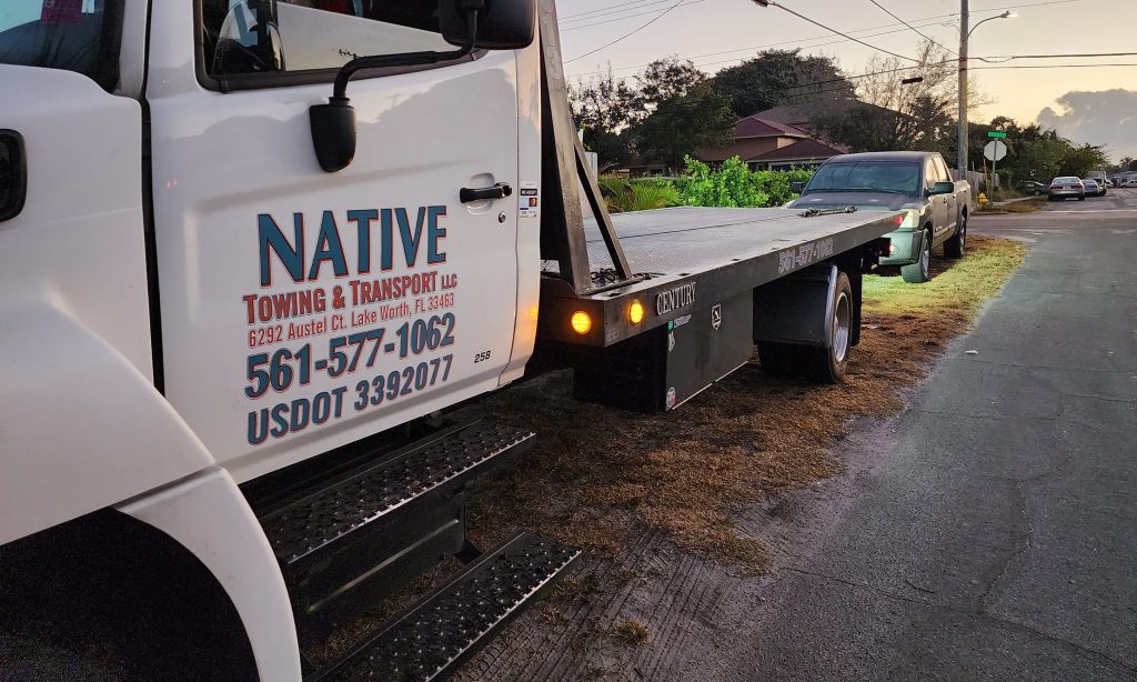 Why a Flatbed Tow Truck Is Better Than a Wheel Lift Tow Truck